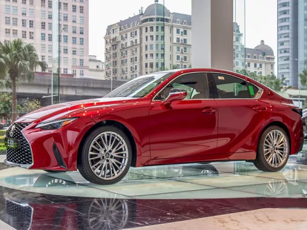 Dịch vụ thay Kính chắn gió xe Lexus IS 300 tận nơi